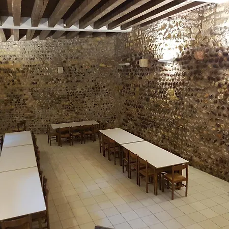 Hostel Youth